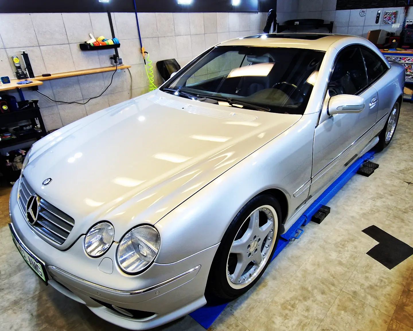 Mercedes-Benz CL po poliranju v studiu