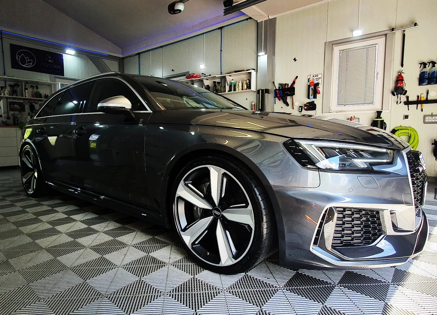 Audi RS4 Avant po keramični zaščiti